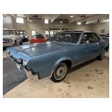 1382 1970 Oldsmobile Cutlass S Car
