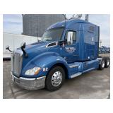 2238 2020 Kenworth T680 Sleeper Cab Semi img1