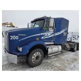60000 2003 Kenworth T800 Sleeper Cab Truck Tractor img1