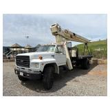 4028 1990 Ford F800 Boom Truck img1