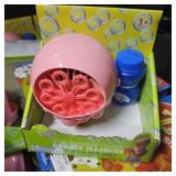 $12 inc cream cone bubble machine toy New $12 inc