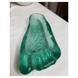 Vintage Blenko glass Bigfoot ash tray 10'