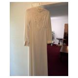 Vintage wedding dress w/veil