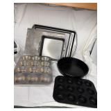 Cake pans Wilton & Bakers Secret cookie sheets &