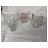 Pyrex measuring cup and 2 cups