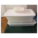 3 totes w/lids