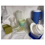 Tupperware pieces & misc