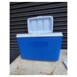 Rubbermaid Cooler