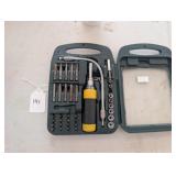 Ratcheting Screwdriver w/ Attachments in Case