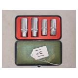 4 Pc. Metric Stud Extractor in Blue Metal Case