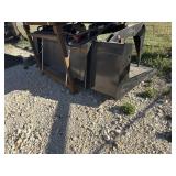 Skid steer smooth bottom grapple.