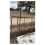 1 48ï¿½x44ï¿½ and 1 48ï¿½x44ï¿½ sheep and goat gates. 2