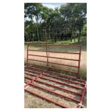 1 110ï¿½ 6 rail gate. One end has been cut off.