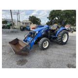 New Holland TC400 tractor with 250 TL front end