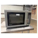 Amana commercial microwave