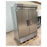 New True commercial 2 door refrigerator on casters