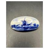 Delft Holland Blue & White Porcelain Dutch Brooch