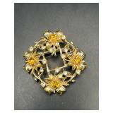 Vintage gold tone brooch pin
