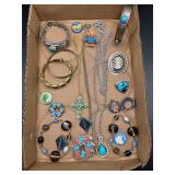 Jewelry lot! Necklaces, earrings, pins, etc.