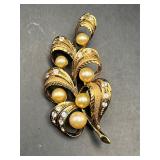 vintage gold tone brooch