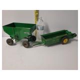 1:16 Toy Frontier Grain Cart & John Deere Manure
