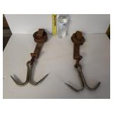 The Globe Co. Pulleys With Hooks