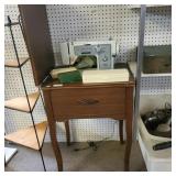 Universal Deluxe Sewing Machine In Wooden Stand