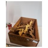 De Luze Classique Wooden Crate & Wine Holders