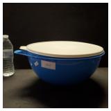 Large 7.8 L Tupperware Bowl