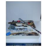 Assorted Utensils & Shoe Horn