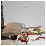 (5) Table Clothes, (4) Dish Clothes, And (4)