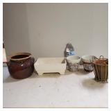 (4) Pots And A Jar