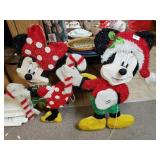Mickey & Minnie Mouse Light Up Christmas Lawn