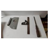 Adhesive Spreader, Leveler, And Screwdriver