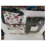 Green Tablecloth & Napkin Set, Christmas