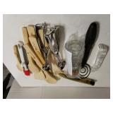Assorted Kitchen Utensils
