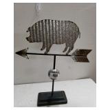 Metal Pig Arrow Display
