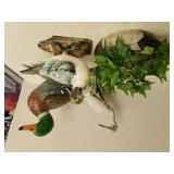 Fowl Figures & Decor