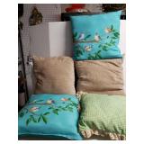 Assorted Pillows(5)