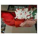 Red/Christmas Tablecloths, Knitted Red/white
