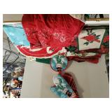 Christmas Table Runner, Placemats,  Oven Mitts &