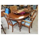 Pennsylvania House Dining Room Table - 2 Leafs,