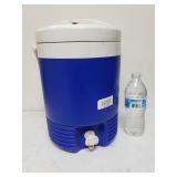2 Gallon Igloo Cooler With Drink Spout
