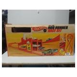 Hot Wheels Dual-Lane Rod Runner Race Set