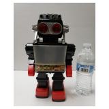 Animatronic Vintage Robot Toy (Needs Batteries)