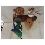 Display Stand, Green Parrot Statue, Shell Fish &