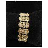 Gold Tone Bracelet. No Markings