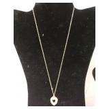 Ladies Gold Tone And Pearl Like Necklace. No