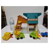 Vintage Fisher Price Lift And Load Depot With