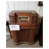 Vintage Philco 40-180 Console Radio